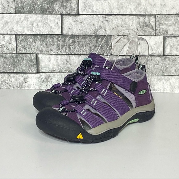 Keen Hiking Sandals Youth 2 Purple Closed Toe Waterproof Sandals - Picture 3 of 8